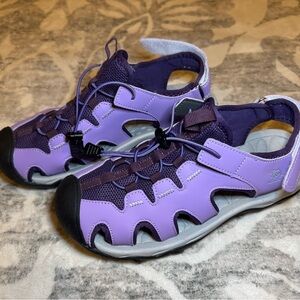 Women's Purple Closed-Toe Outdoor Sandals with Quick-Lace